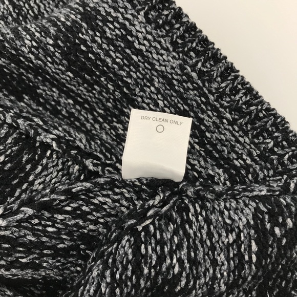 Nordstrom Classiques Entier cardigan xs black V neck button detail - Picture 5 of 9